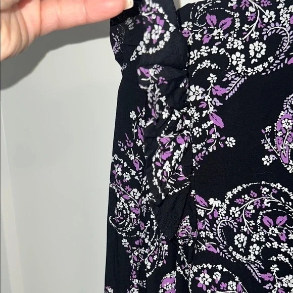 LOFT Black and Purple Paisley Women's Top - size small - Picture 7 of 10